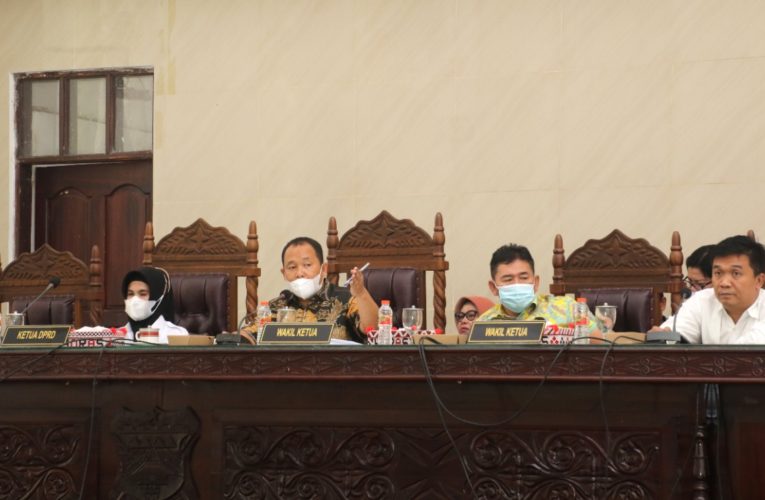 Plt Wali Kota Pematang Siantar Hadiri Penutupan Rapat Paripurna DPRD  tentang Pertanggungjawaban Pelaksanaan APBD Tahun Anggaran 2021