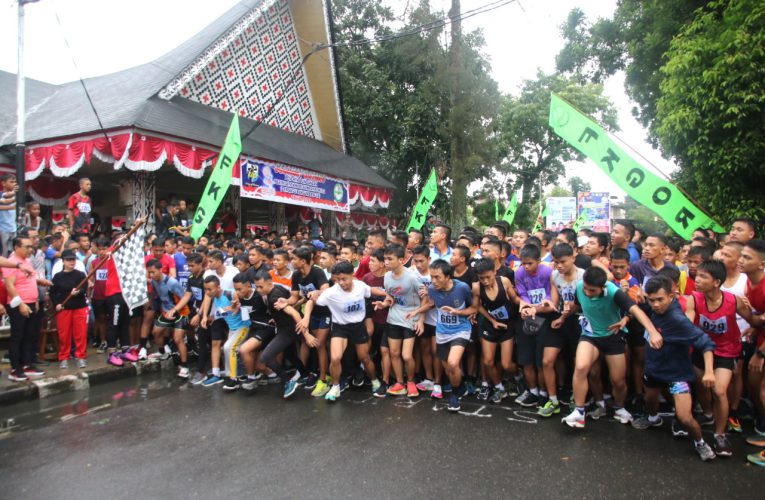 Wali Kota Pematang Siantar Diwakili Staf Ahli Lepas Peserta Lomba Lari 5K dalam Rangka Hari Sumpah Pemuda